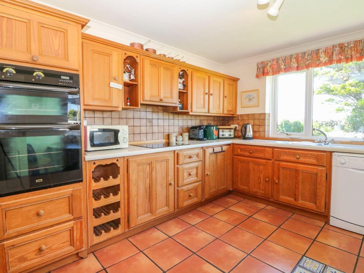 홀리헤드 Charming 2 Bed House Near Rhoscolyn Discounts For 빌라 외부 사진