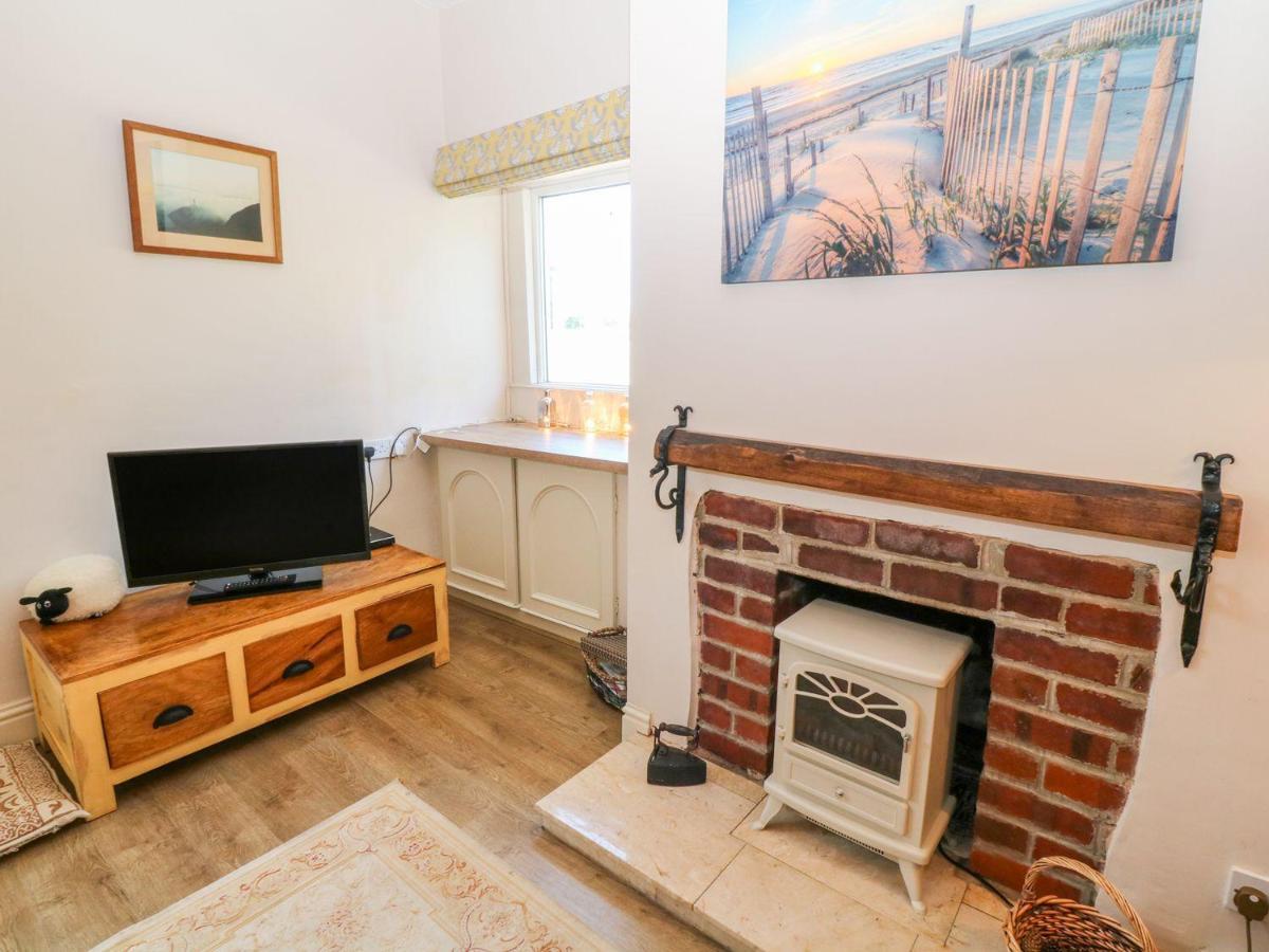 홀리헤드 Charming 2 Bed House Near Rhoscolyn Discounts For 빌라 외부 사진