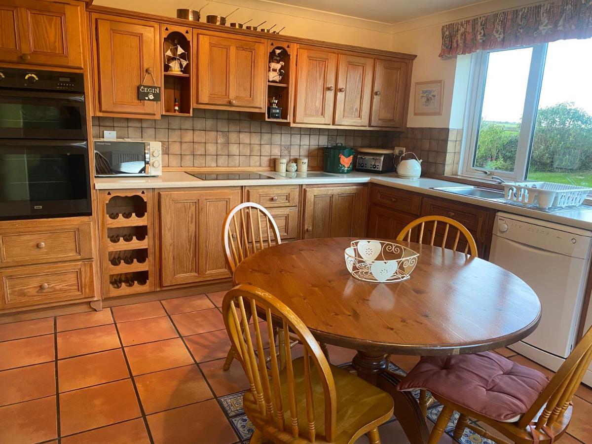 홀리헤드 Charming 2 Bed House Near Rhoscolyn Discounts For 빌라 외부 사진